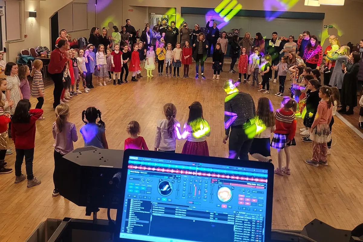 Kids Party Entertainment Kinsale Face Painter and DJ